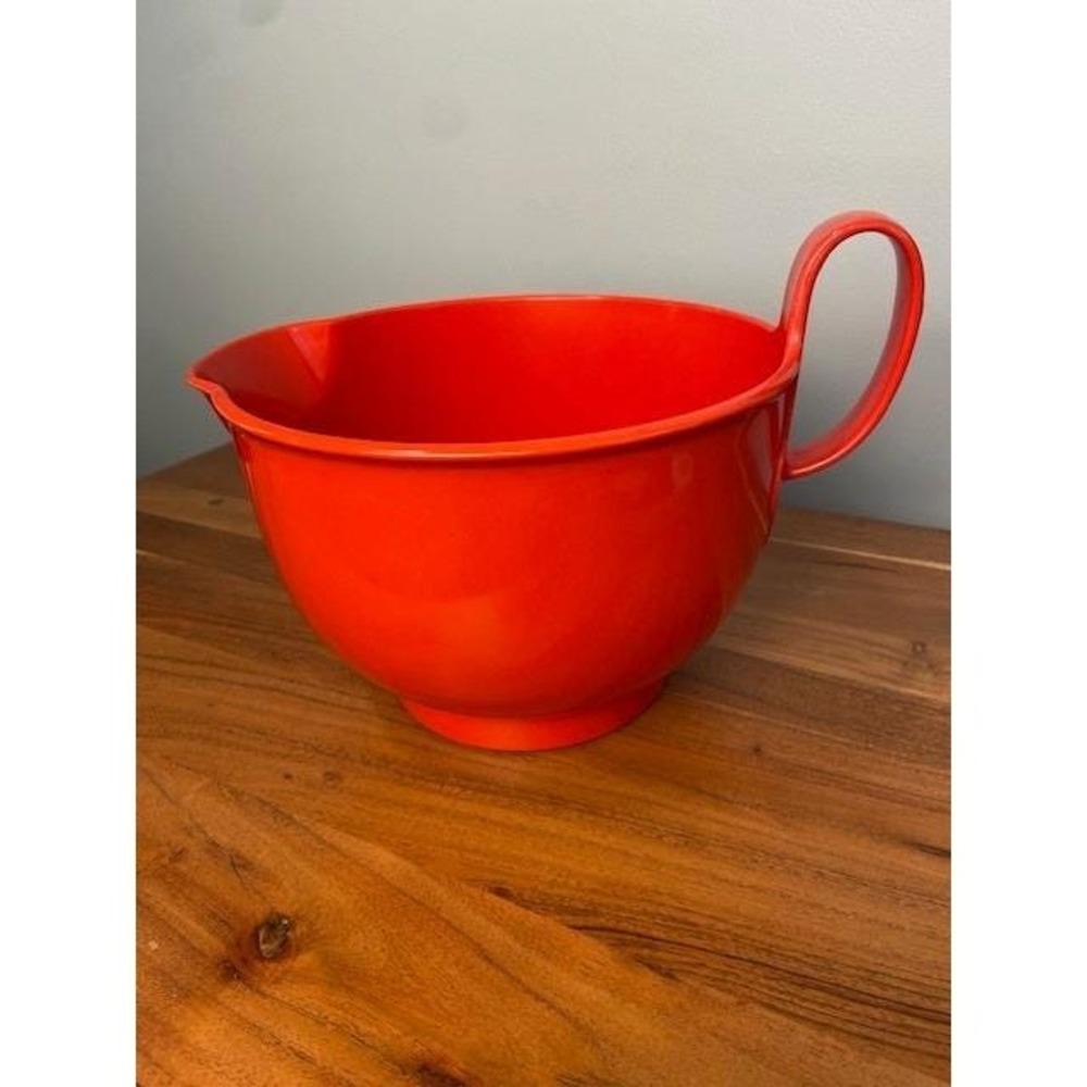 Dansk Gourmet Designs Red Melamine Mixing Bowl 4.5 Qt Denmark Pour Spout Handle